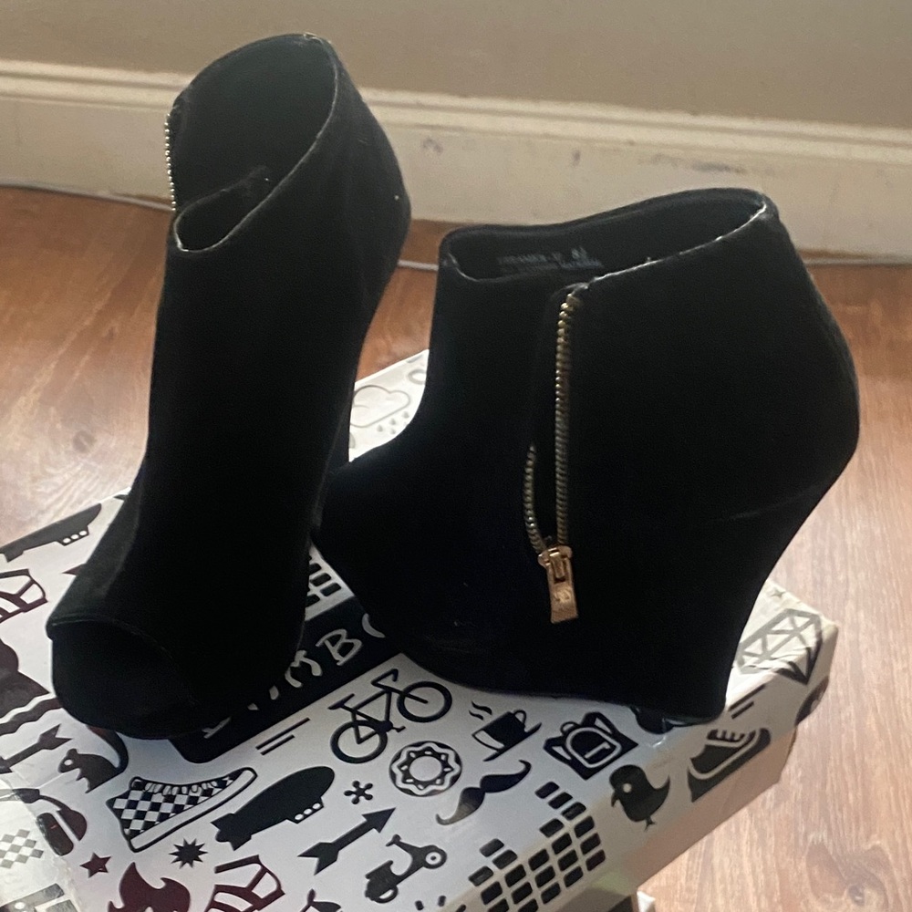 BAMBOO Black Peep Toe Ankle Booties - Picture 2 of 8